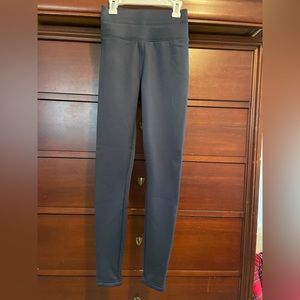 90 degree by Reflex Sherpa lined navy leggings. Like new. Size Small.